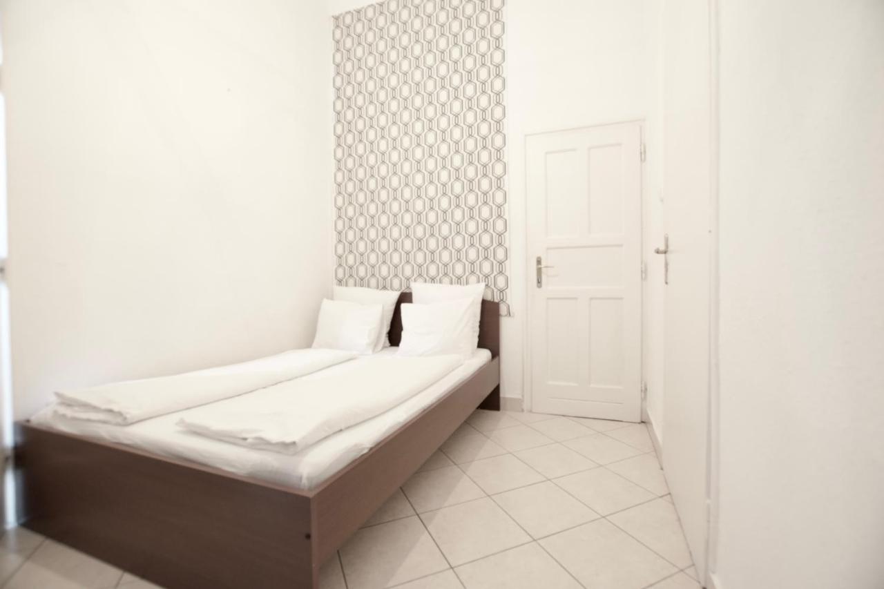 Budget Apartment By Hi5 - Center Of The Center Budapest Exterior photo