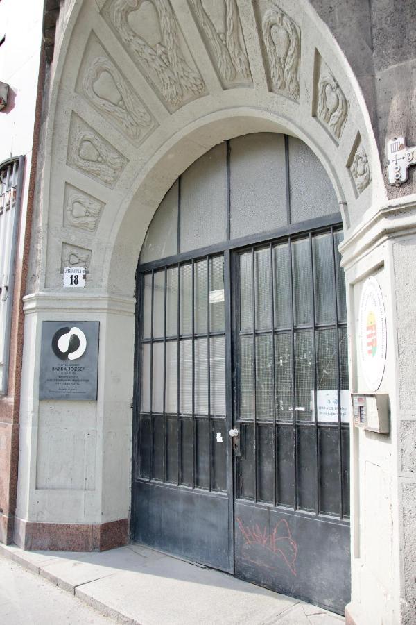 Budget Apartment By Hi5 - Center Of The Center Budapest Exterior photo